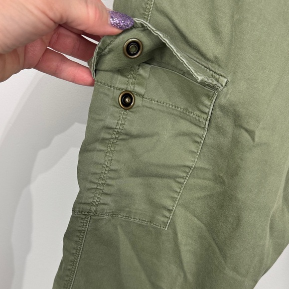 Sanctuary Olive Women's Cargo Joggers. Size Small - Picture 5 of 8